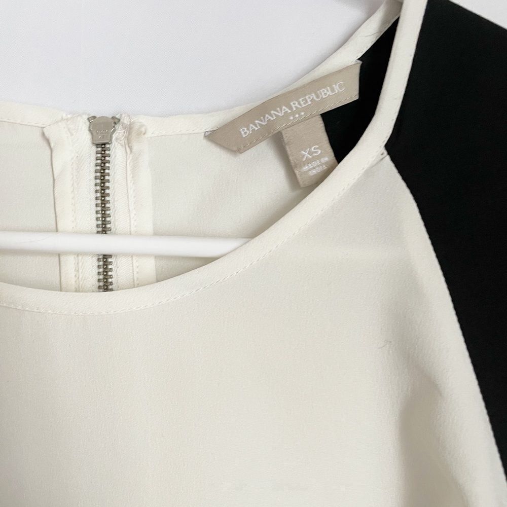 🟢Banana Republic Factory Ivory/black sleeve top XS - Picture 4 of 7
